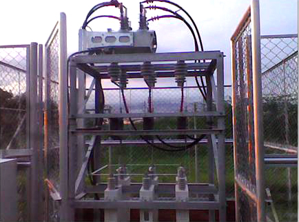 O Religador da NOJA Power Instalado em um Banco de Capacitor Externo