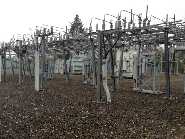 Quatro alimentadores de saída de 20kV, Um Religador OSM da NOJA Power por alimentador